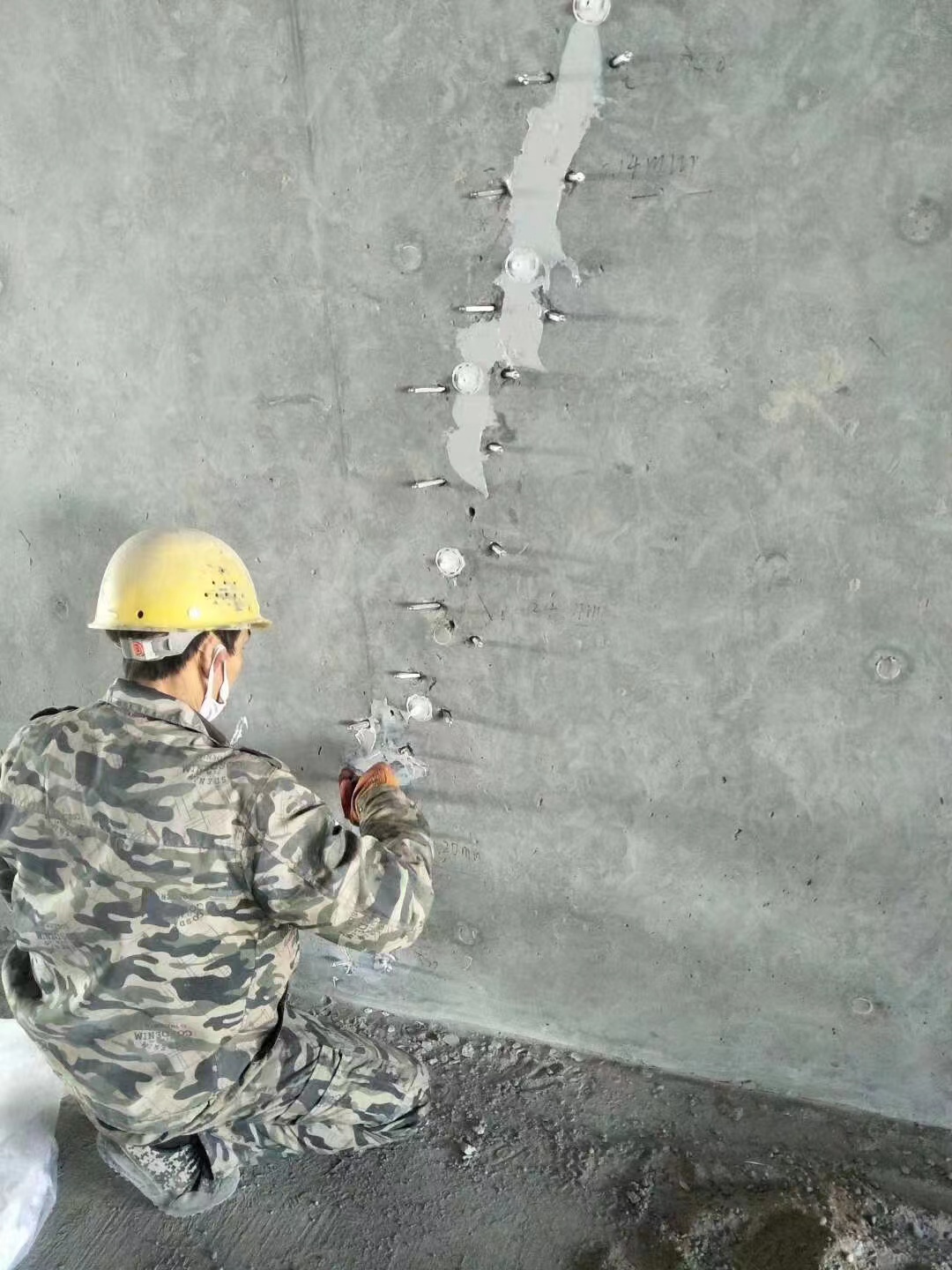 盐都混凝土楼板裂缝加固施工的方案